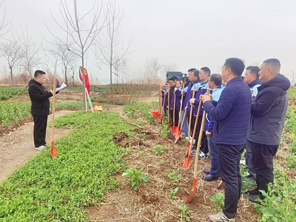 黨建引領(lǐng)添新綠 生態(tài)文明踐初心高郵粵海開(kāi)展植樹(shù)節(jié)主題黨日活動(dòng) (2)_副本.jpg